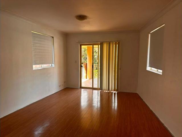 Charming, Comfortable And Convenient Two Bedroom Unit in Central Bexley