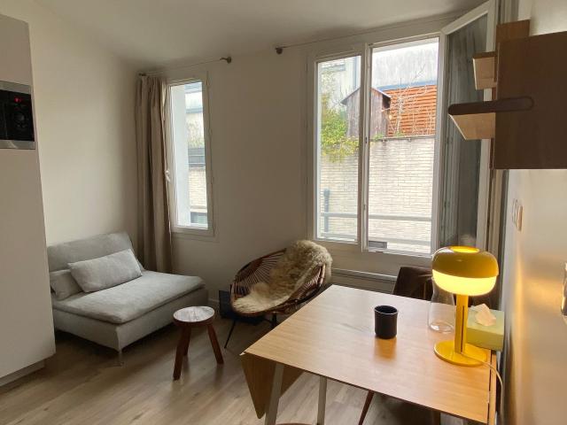 Charming, comfortable and modern 1 bedroom and 1 living room apartment, near Buzenval metro station, Paris 20e, Paris Amsterdam Apartments for Rent