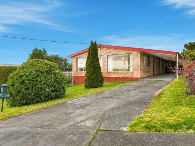 Charming & Comfortable Living in Beautiful Montrose