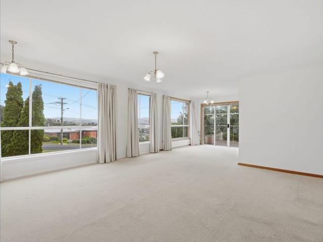 Charming & Comfortable Living in Beautiful Montrose