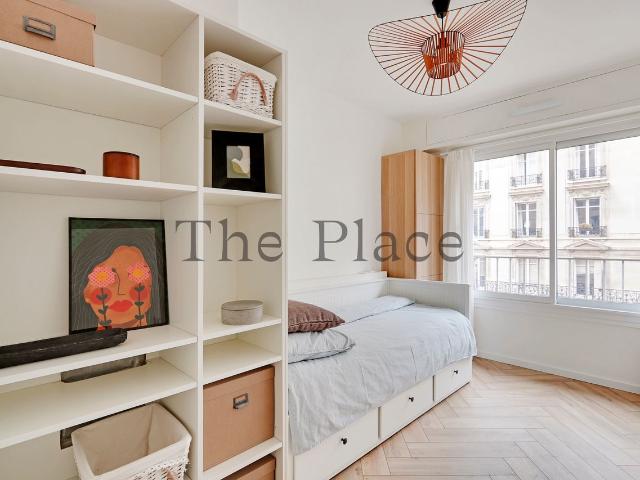 Charming contemporary 2BDR apartment with sunny balcony, Paris Amsterdam Apartments for Rent