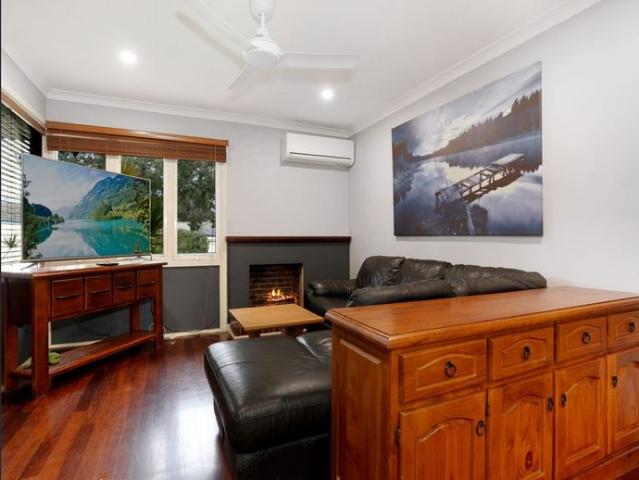 Charming & Convenient Family Living in a Quiet Cul de Sac