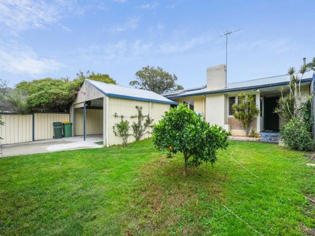 Charming & Convenient Family Living in a Quiet Cul de Sac