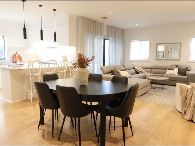 Charming & Convenient Living in the Heart of Bayswater