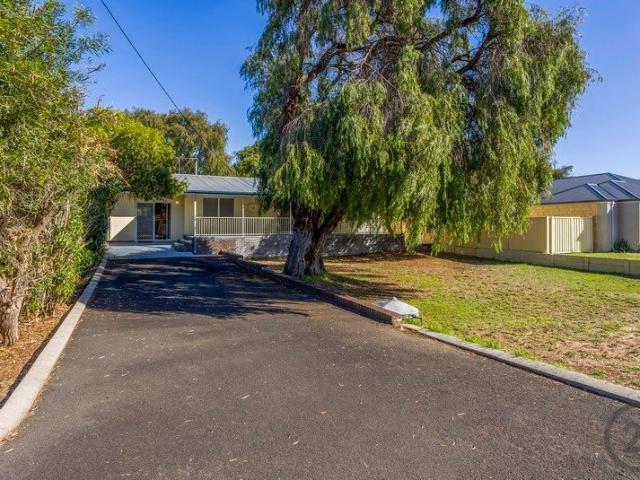Charming Coastal Classic on a Generous 809sqm Block