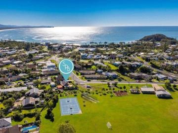 Charming Coastal Cottage with Endless Potential