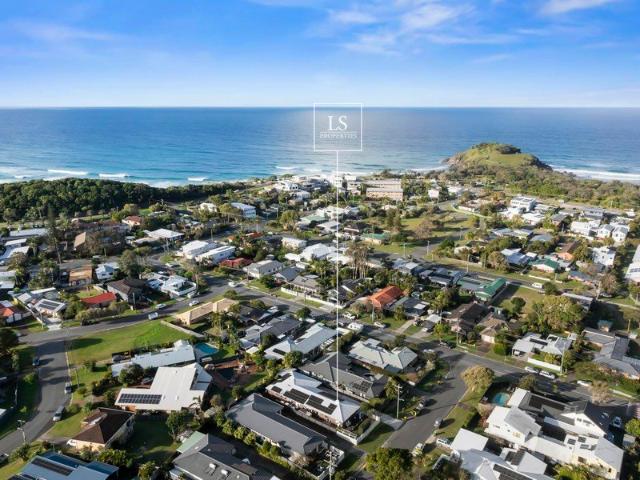 Charming Coastal Duplex Minutes to the Beach