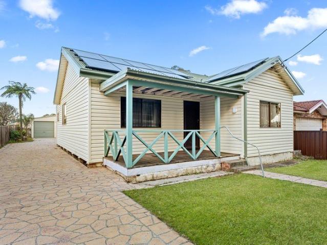 Charming Coastal Home in a Peaceful Location