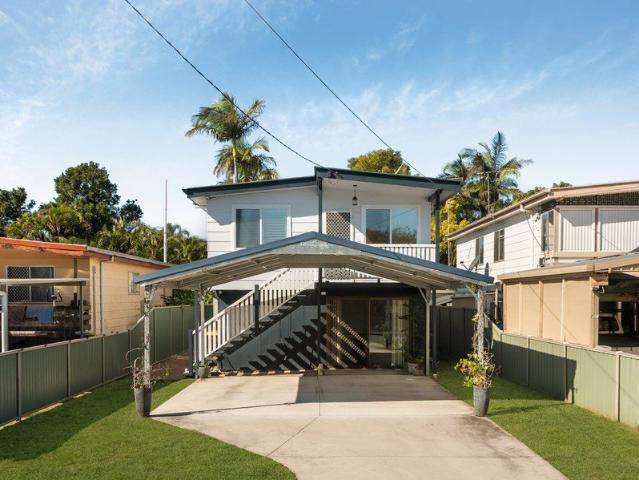 Charming Coastal Living in the Heart of Redcliffe