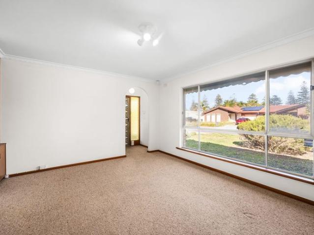 Charming Coastal Living in Convenient North Haven