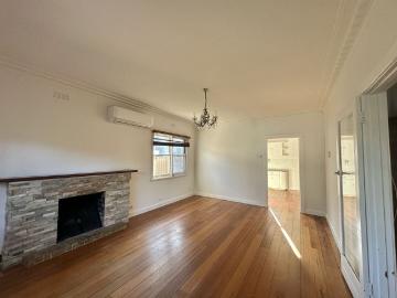 Charming Coastal Living in Prime Altona Location