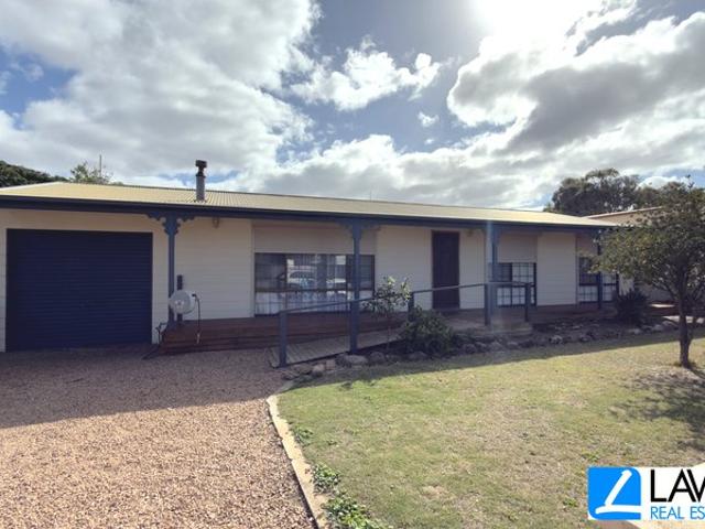 Charming Coastal Rental in Tumby Bay