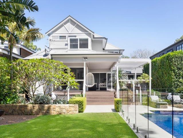 Charming Coastal Retreat Level Stroll to Collaroy Beach