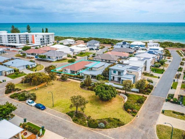 Charming Coastal Retreat Situated Only Metres to the Stunning and Pristine Beaches of Halls Head!