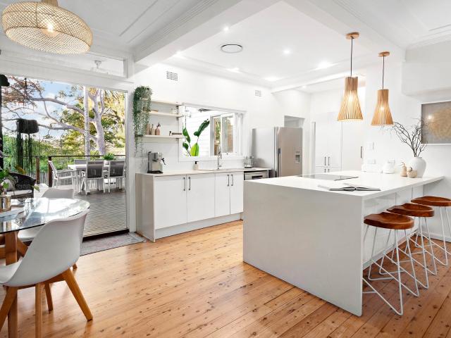 Charming coastal style home with perfect northerly aspect
