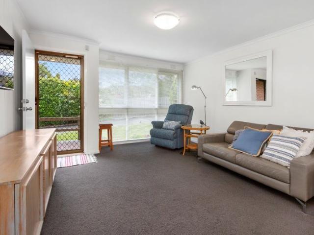 Charming Coastal Unit