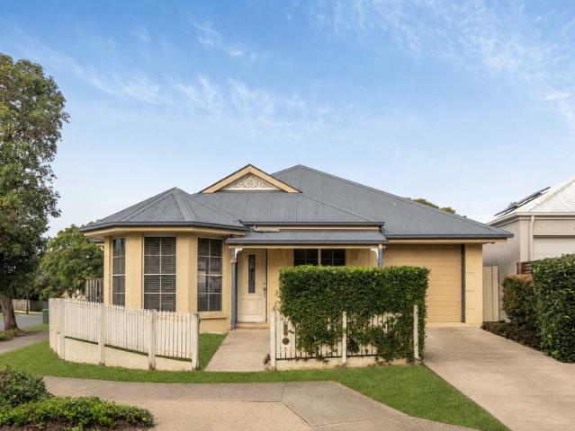 Charming Colonial Replica on a 399m2 Corner Block with Side Access!