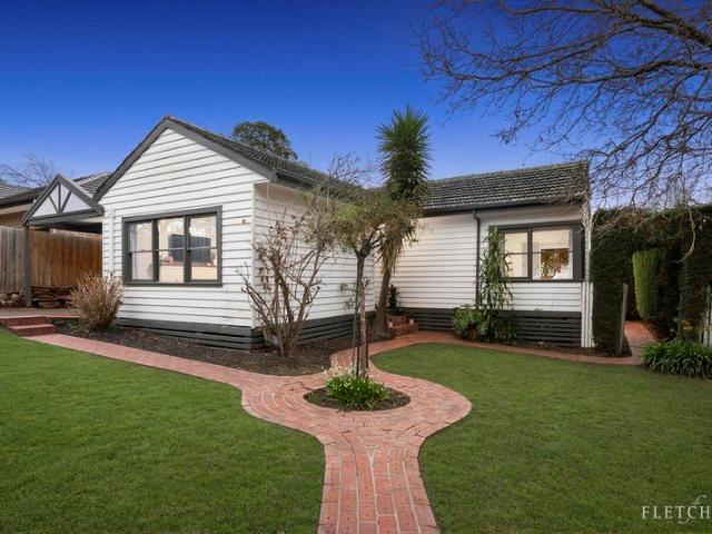 Charming Corner Block Living with Beautiful Garden Surrounds