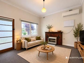 Charming Cottage on a Huge Block in the Heart of Bunyip