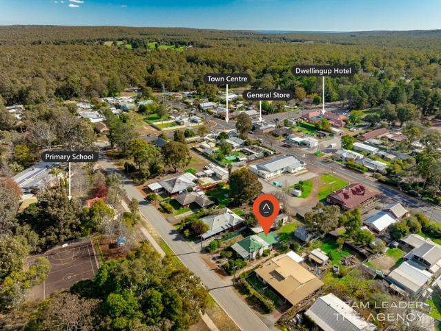 Charming Cottage on a Spacious 1,012m² Block Heart of Dwellingup