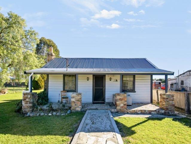 CHARMING COTTAGE ON 1,349SQM