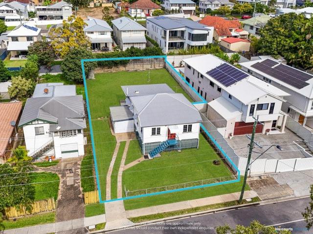 Charming Cottage on 2 Lots 816m2 of Pure Potential