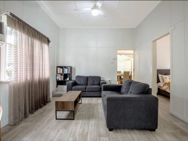 Charming Cottage Close to CBD & Beach