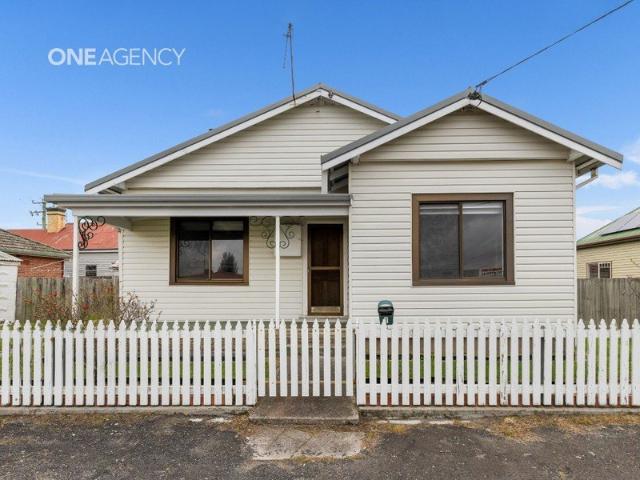 Charming Cottage, Convenient Location