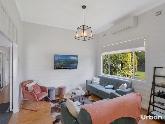 Charming Cottage For Lease