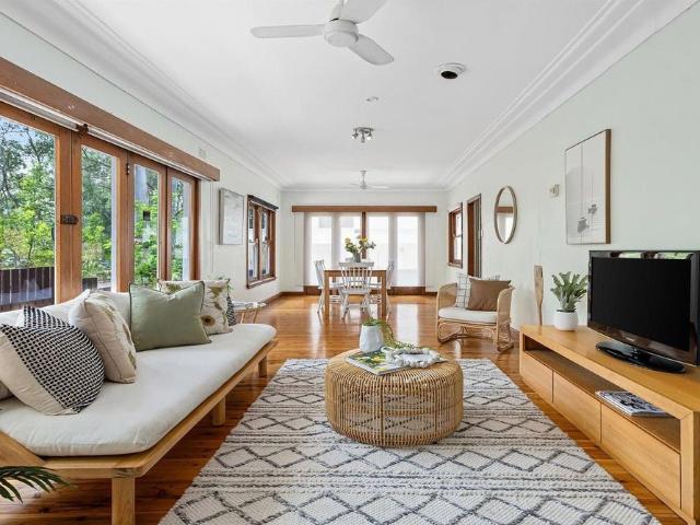 Charming cottage in a convenient location
