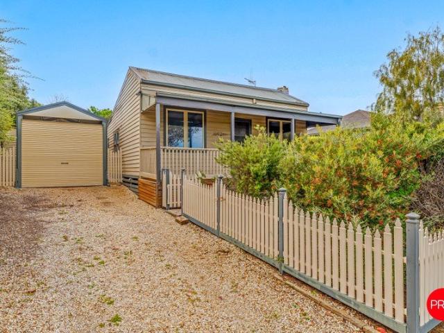Charming Cottage in a Convenient Location