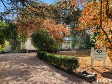 Charming Cottage in a Tranquil Setting!