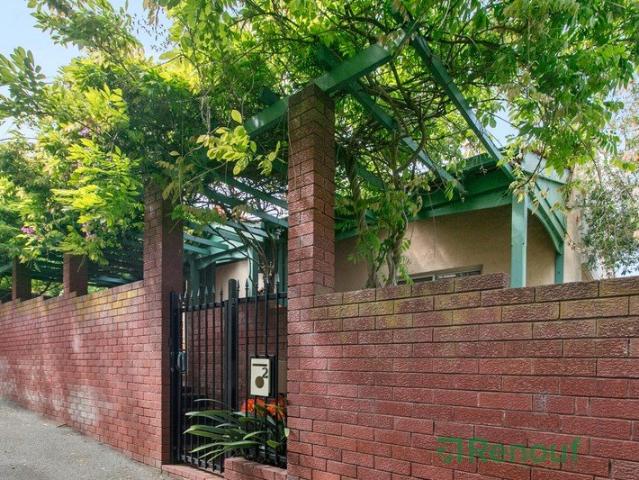 Charming Cottage in an Unbeatable Cottesloe Location