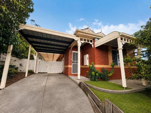Charming Cottage in Berwick Awaits You