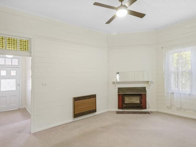 Charming Cottage In Central Uralla