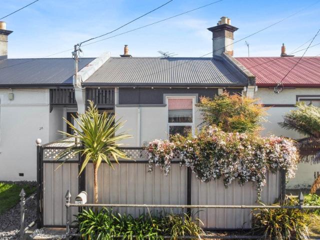 Charming Cottage in Convenient Location