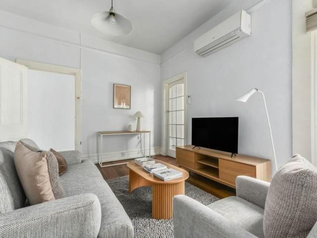 Charming Cottage in Convenient Location