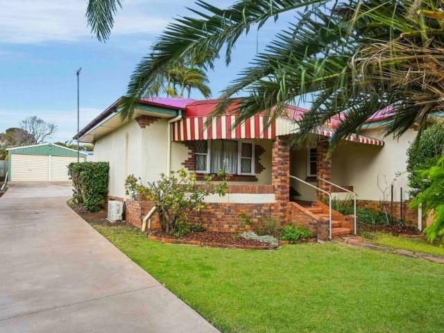 Charming Cottage in Popular Centenary Heights