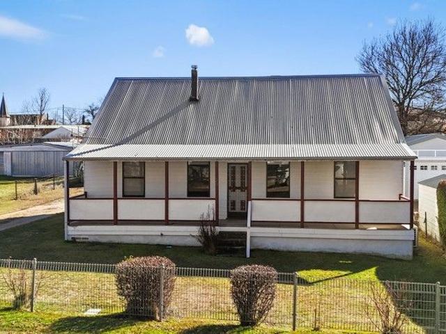 Charming Cottage in the Heart of Adaminaby