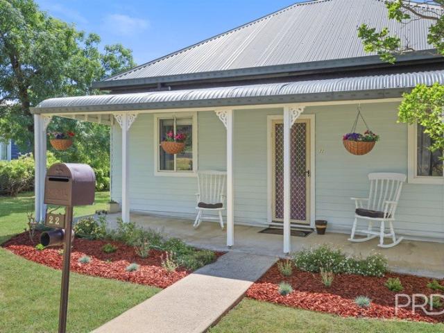 Charming Cottage Living with Exceptional Outdoor Entertaining