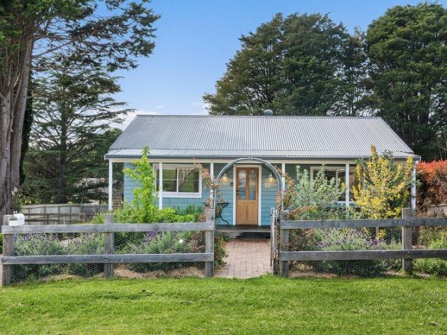 Charming Cottage Living in the Heart of Moss Vale