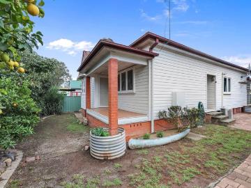 Charming Cottage Living in the Heart of Scone