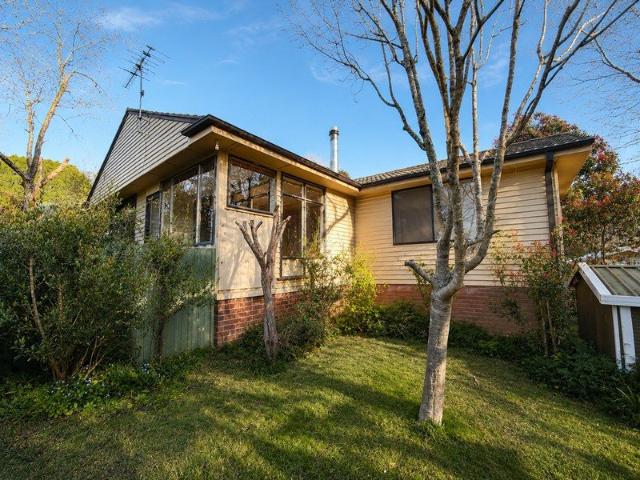Charming Cottage Living in the Heart of Wentworth Falls!