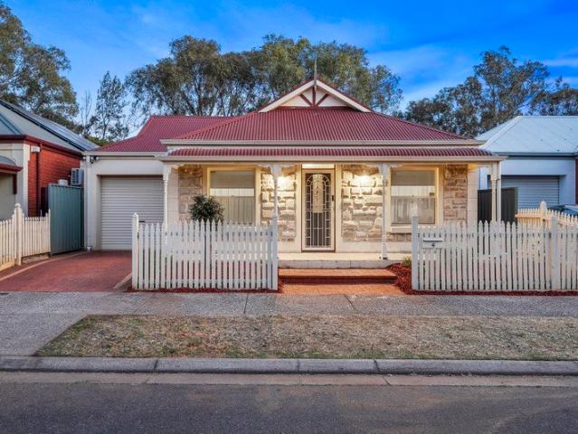 Charming Cottage Living in a Convenient Mawson Lakes Pocket!