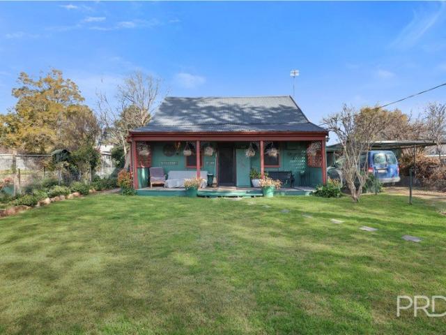 CHARMING COTTAGE LIVING IN A PICTURESQUE QUIRINDI STREET