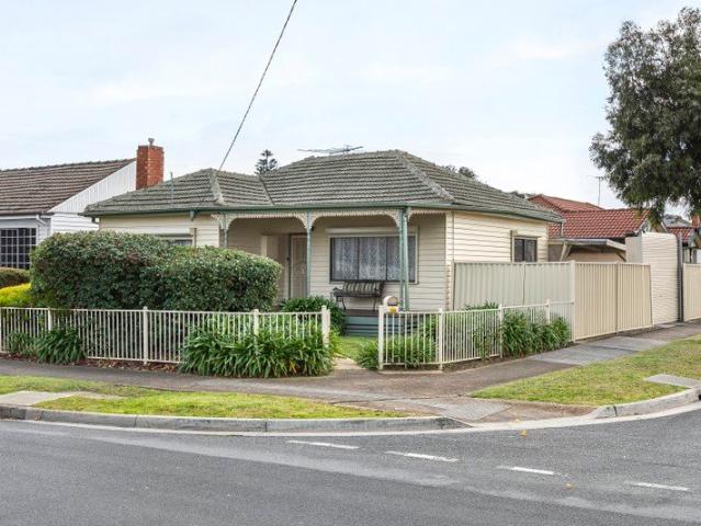 Charming Cottage Style Home in a Prime Glenroy Location