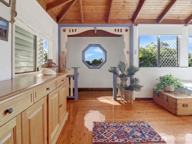 Charming Cottage style Home In Emu Park!