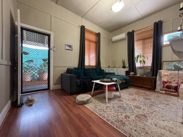 Charming Cottage Style Living Close to the CBD