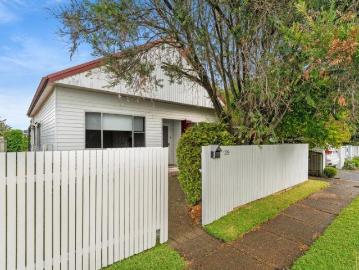 Charming Cottage with Room to Extend