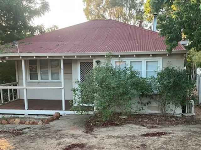 Charming Country Opportunity on 1,187sqm Walk to Town! HOME OPEN SUNDAY 15TH February at 11am